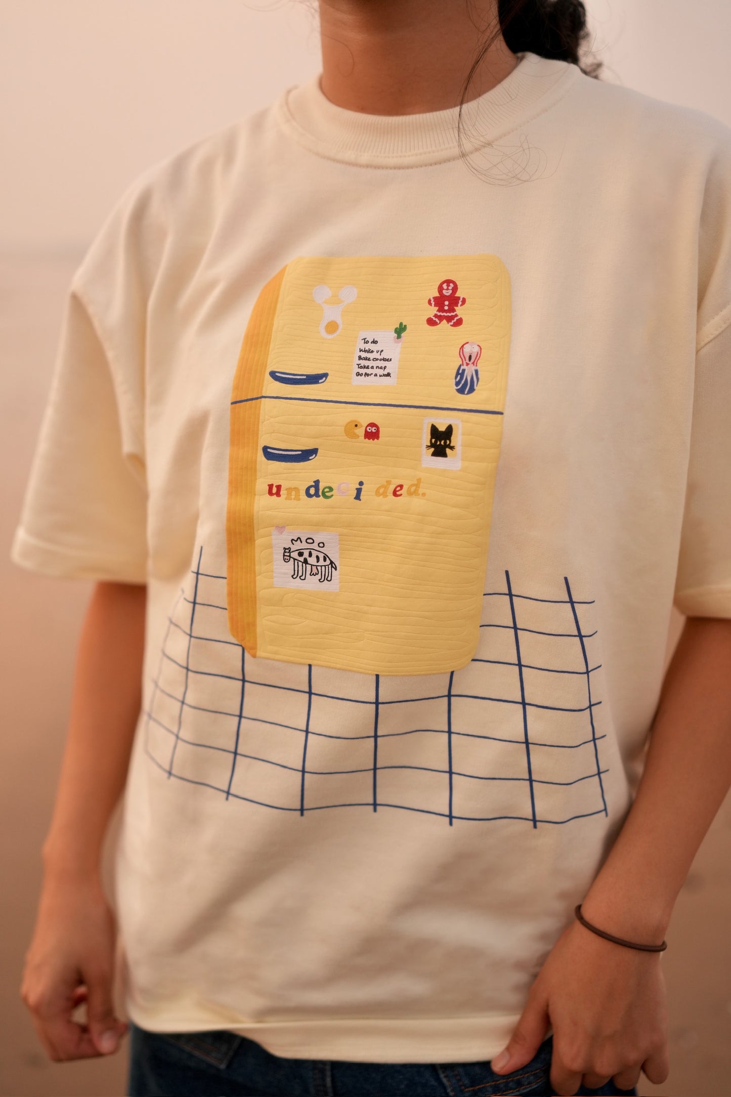 too many magnets oversized tee