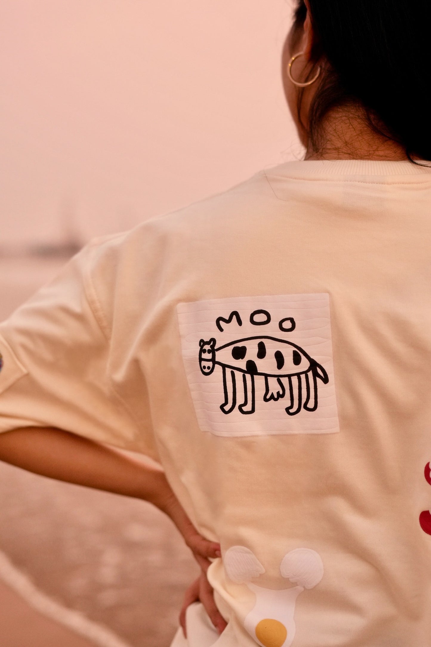 too many magnets oversized tee